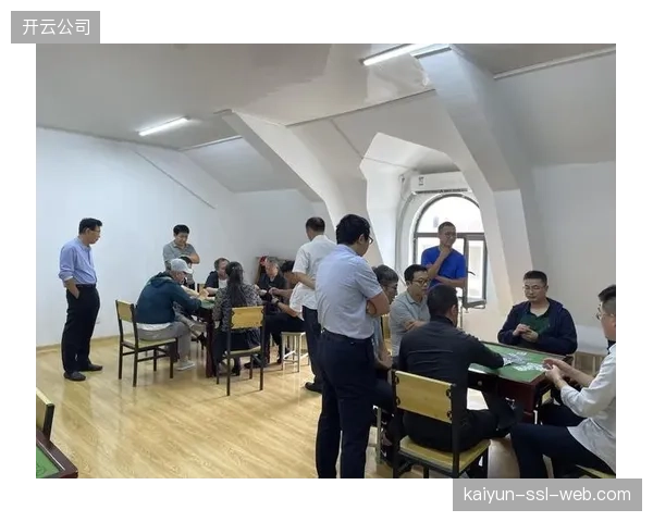 后勤保障团队面临极大挑战，球员的睡眠管理和营养恢复方案将直接影响淘汰赛阶段表现。